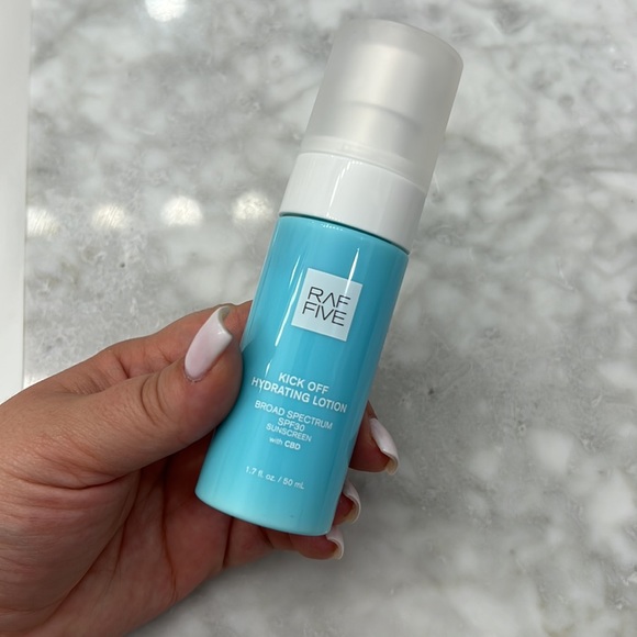 NEW RAF FIVE™ / KICK OFF HYDRATING LOTION - Broad Spectrum SPF30 Sunscreen - Picture 7 of 10